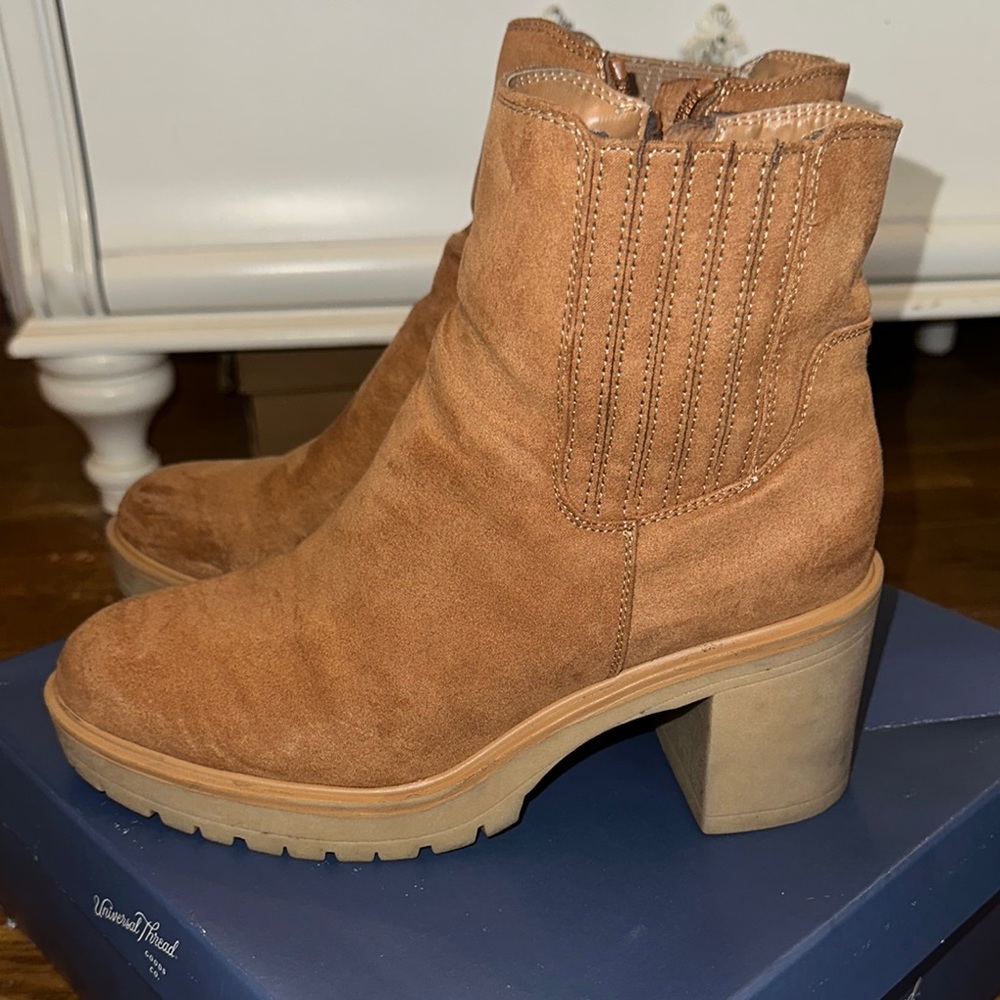 Women's Tan Suede Ankle Boots